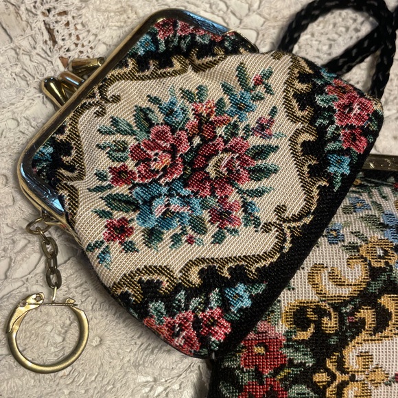 3 Tapestry vintage purse set. Evening bag, makeup bag and coin purse - Picture 4 of 6